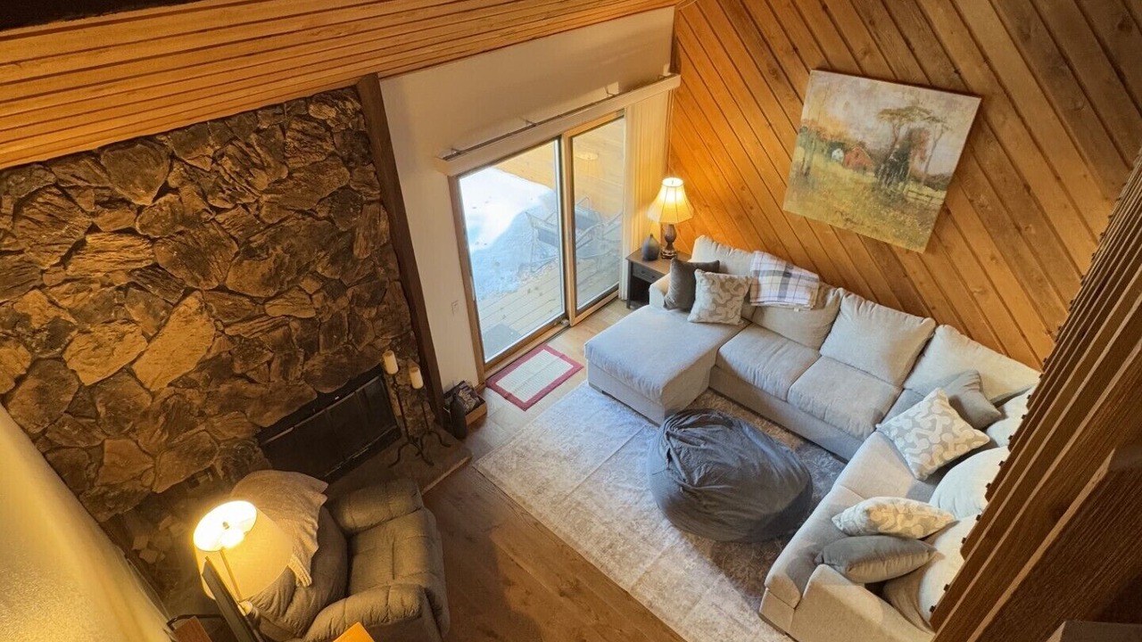 Photo of Livingroom in Elkhorn Village
