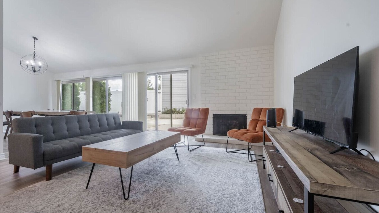 Photo of Bedroom in Sunland-Tujunga