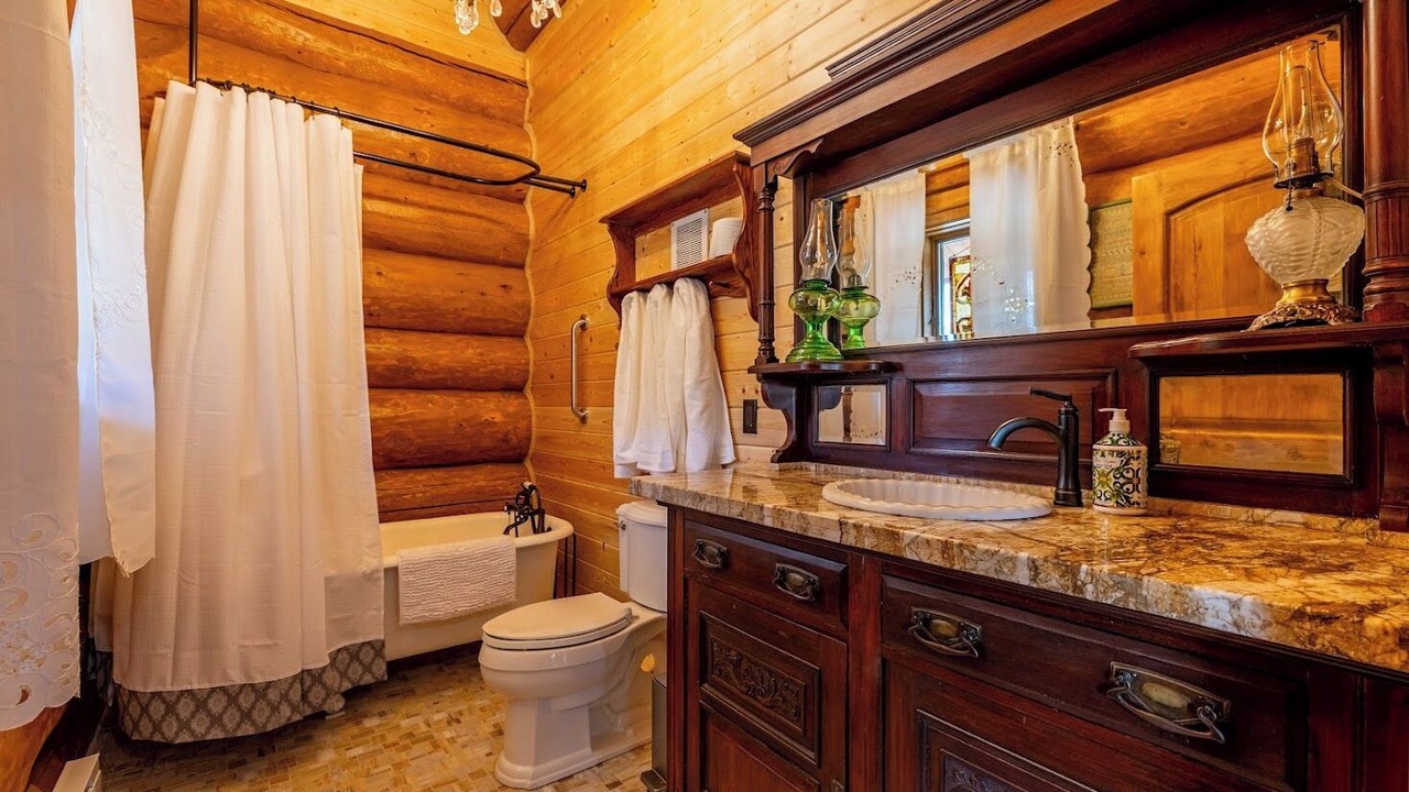 Photo of Bathroom in Wapiti