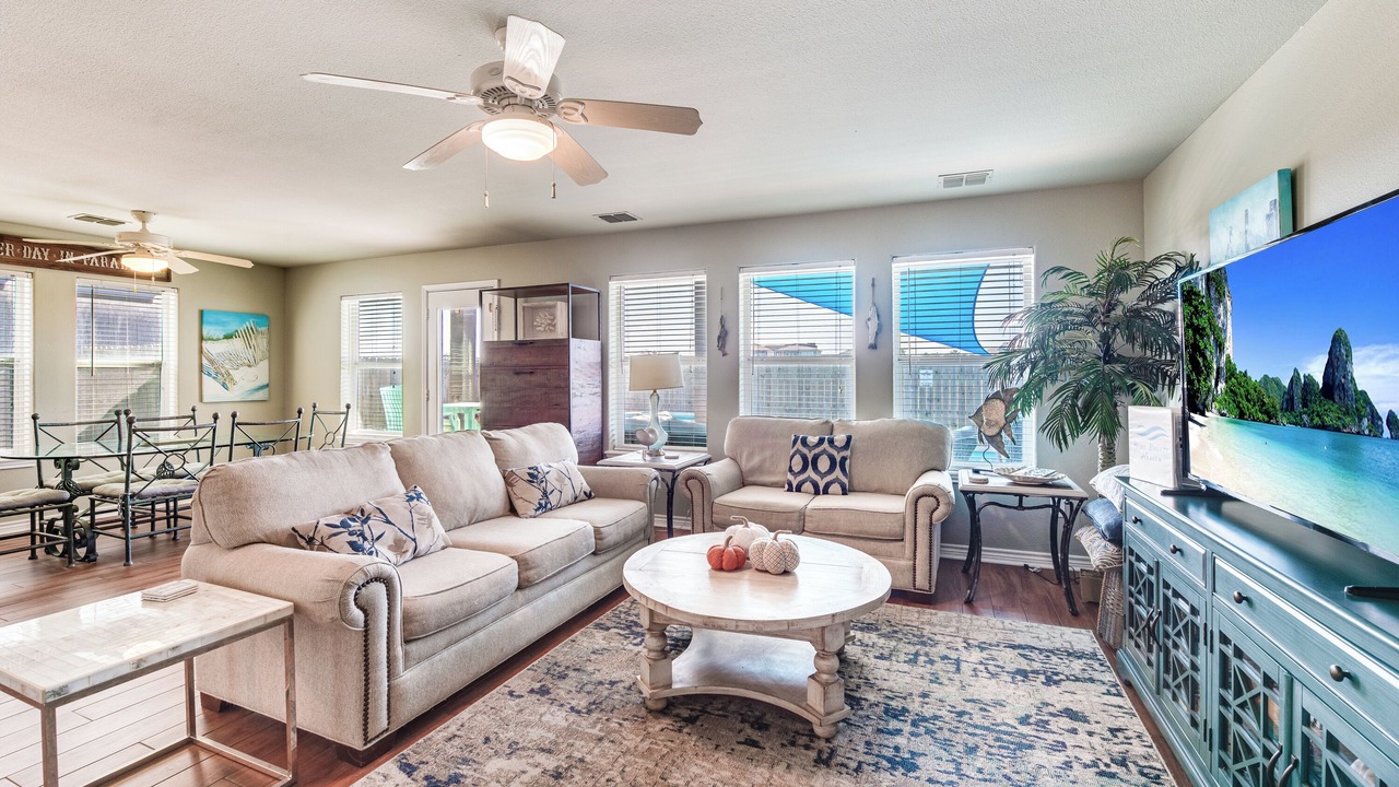 Photo of Livingroom in Safe Harbor