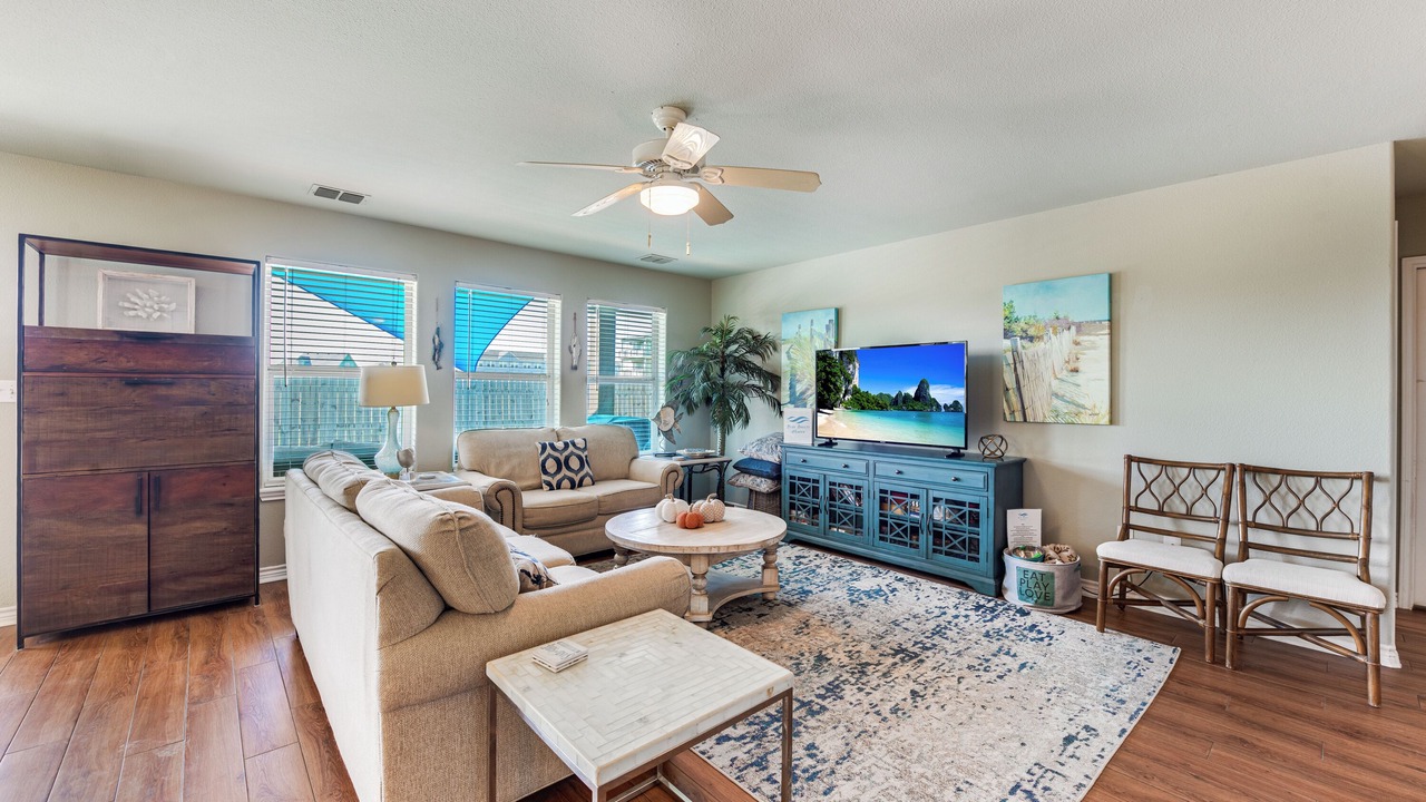 Photo of Livingroom in Safe Harbor