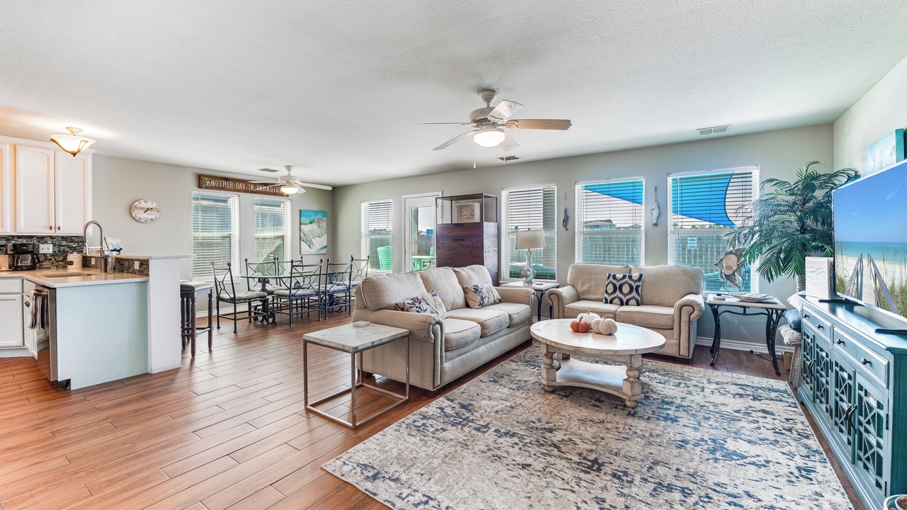 Photo of Livingroom in Safe Harbor
