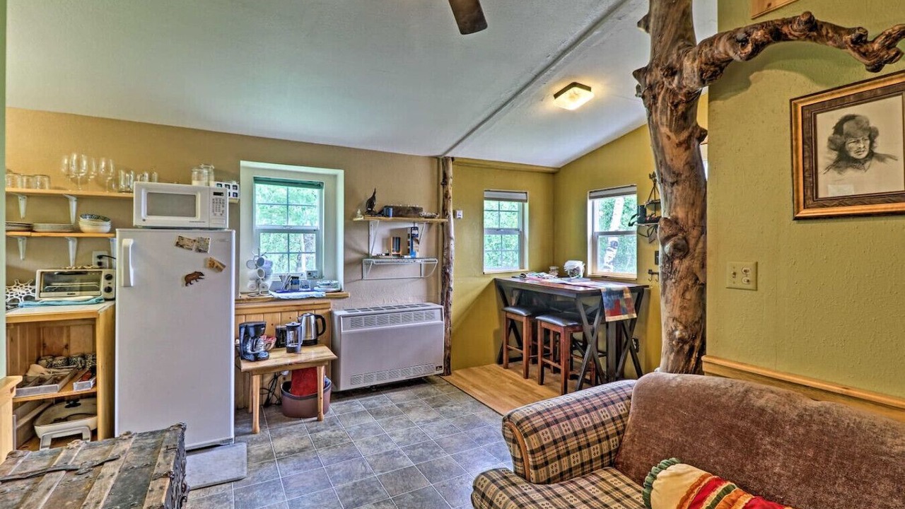 Photo of Livingroom in Babb