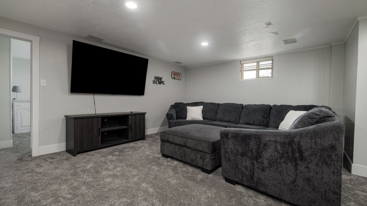 Photo of Livingroom in Maeser