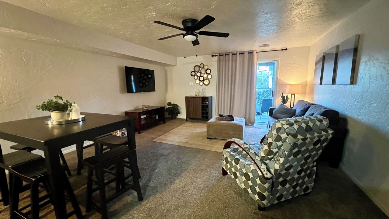 Photo of Livingroom in Eagle
