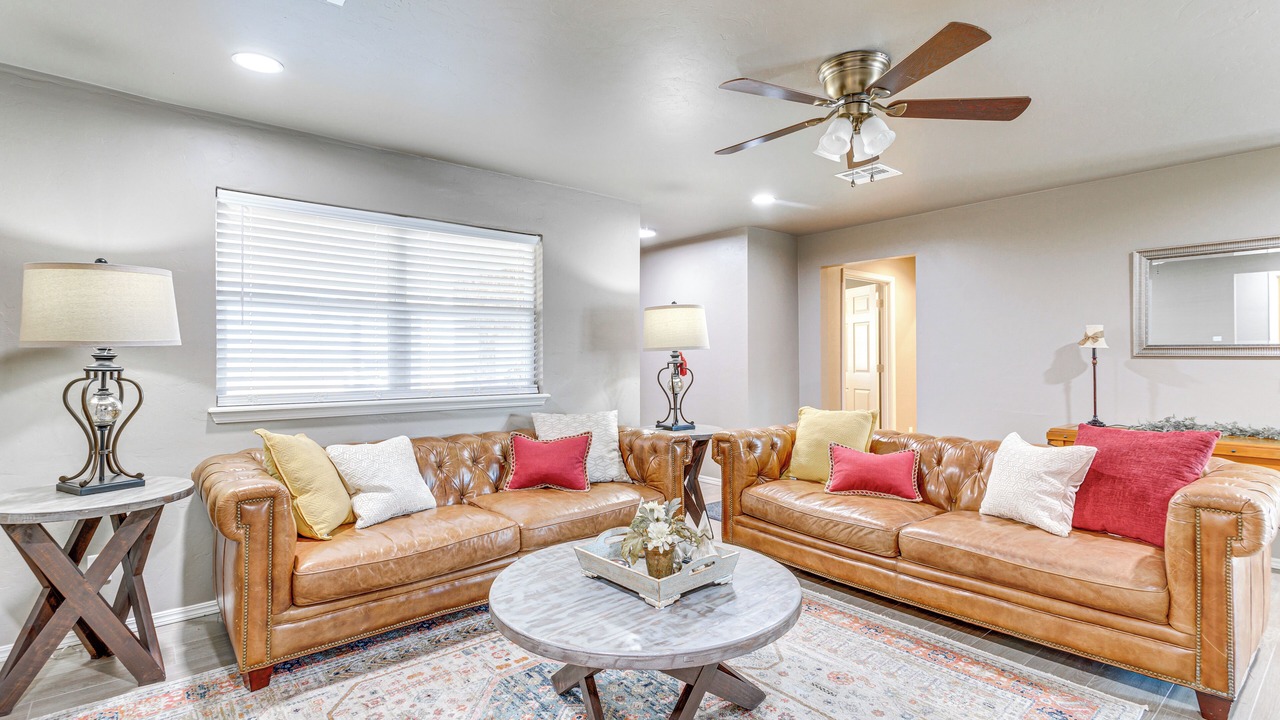 Photo of Livingroom in Guthrie
