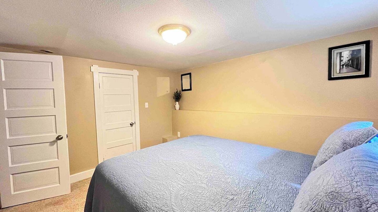 Photo of Bedroom in University District