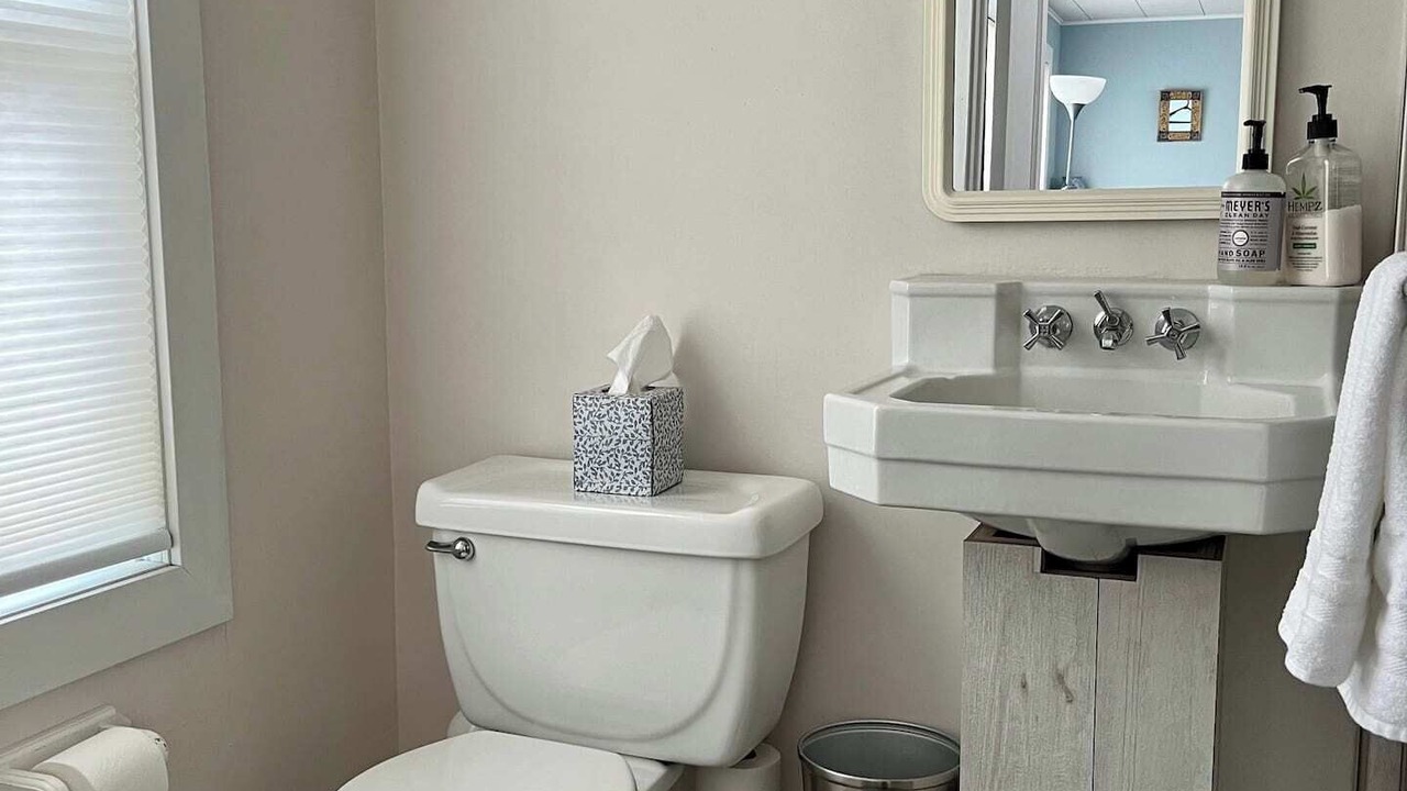 Photo of Bathroom in University District