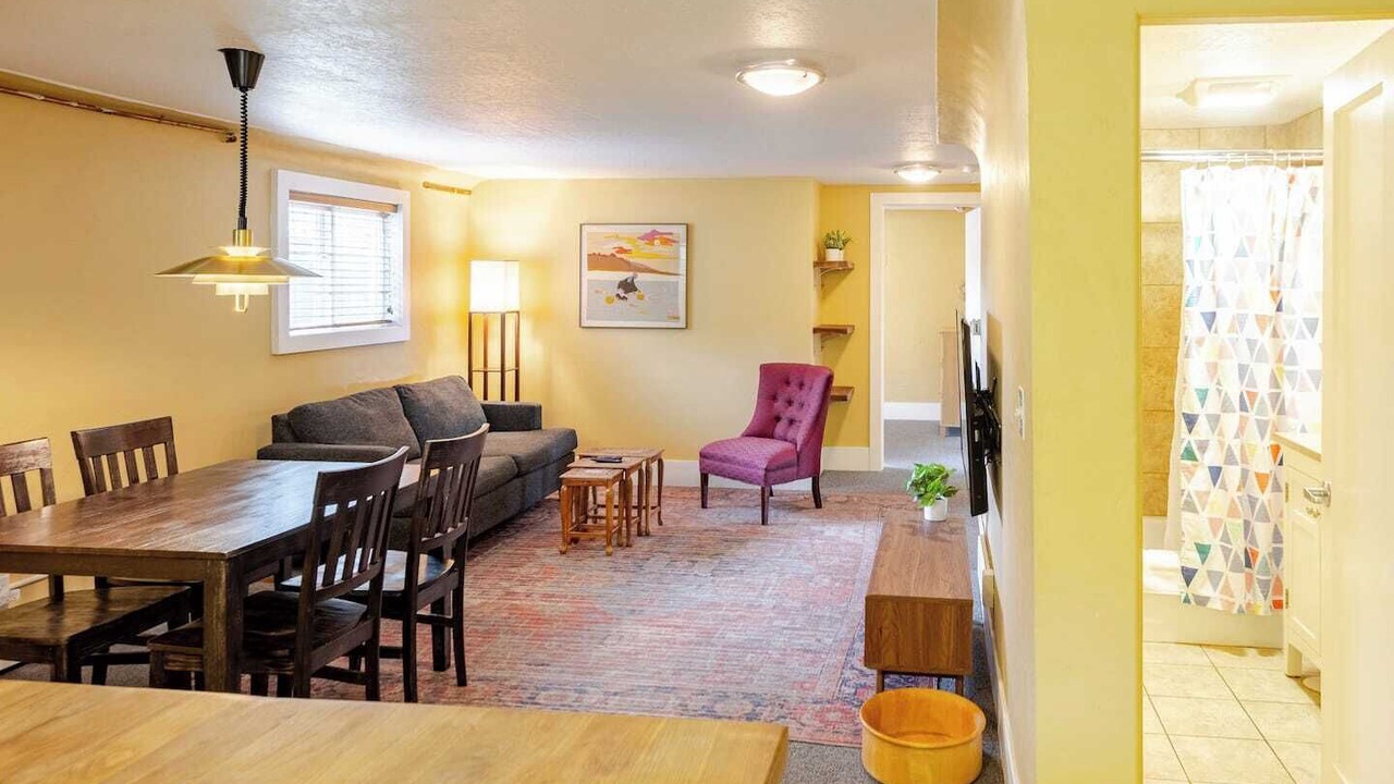 Photo of Livingroom in Riverfront