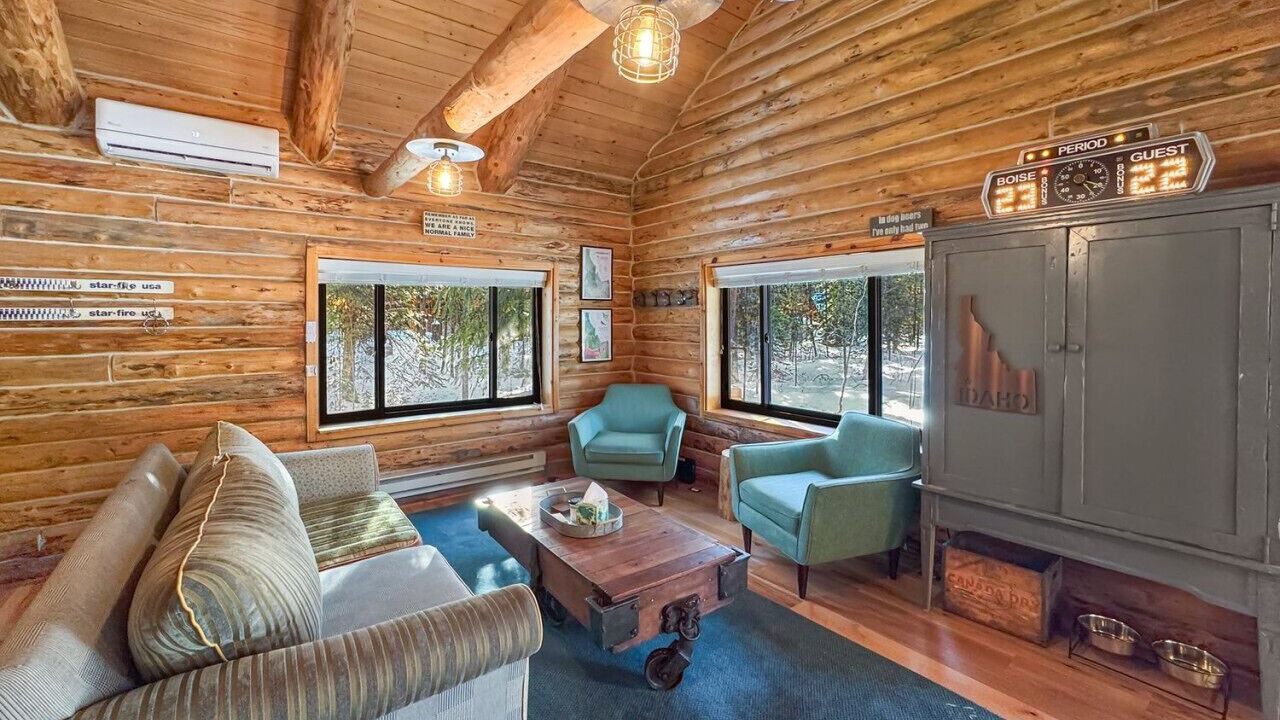 Photo of Livingroom in Donnelly