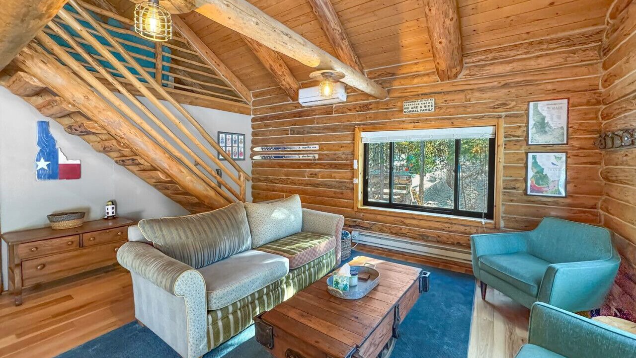 Photo of Livingroom in Donnelly