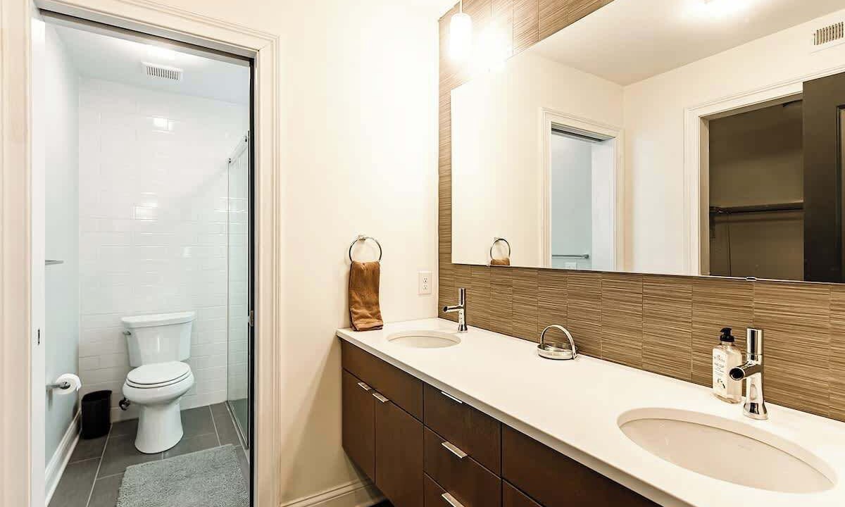 Photo of Bathroom in Downtown Cincinnati
