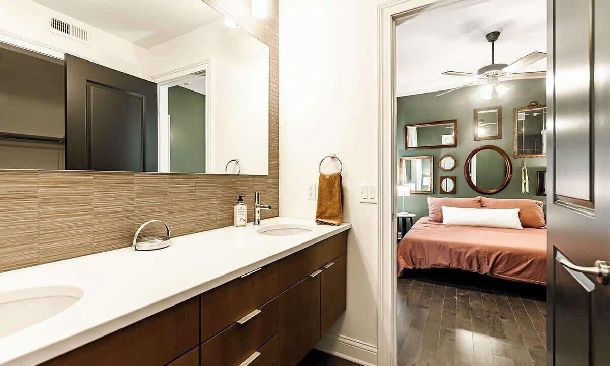 Photo of Bathroom in Downtown Cincinnati