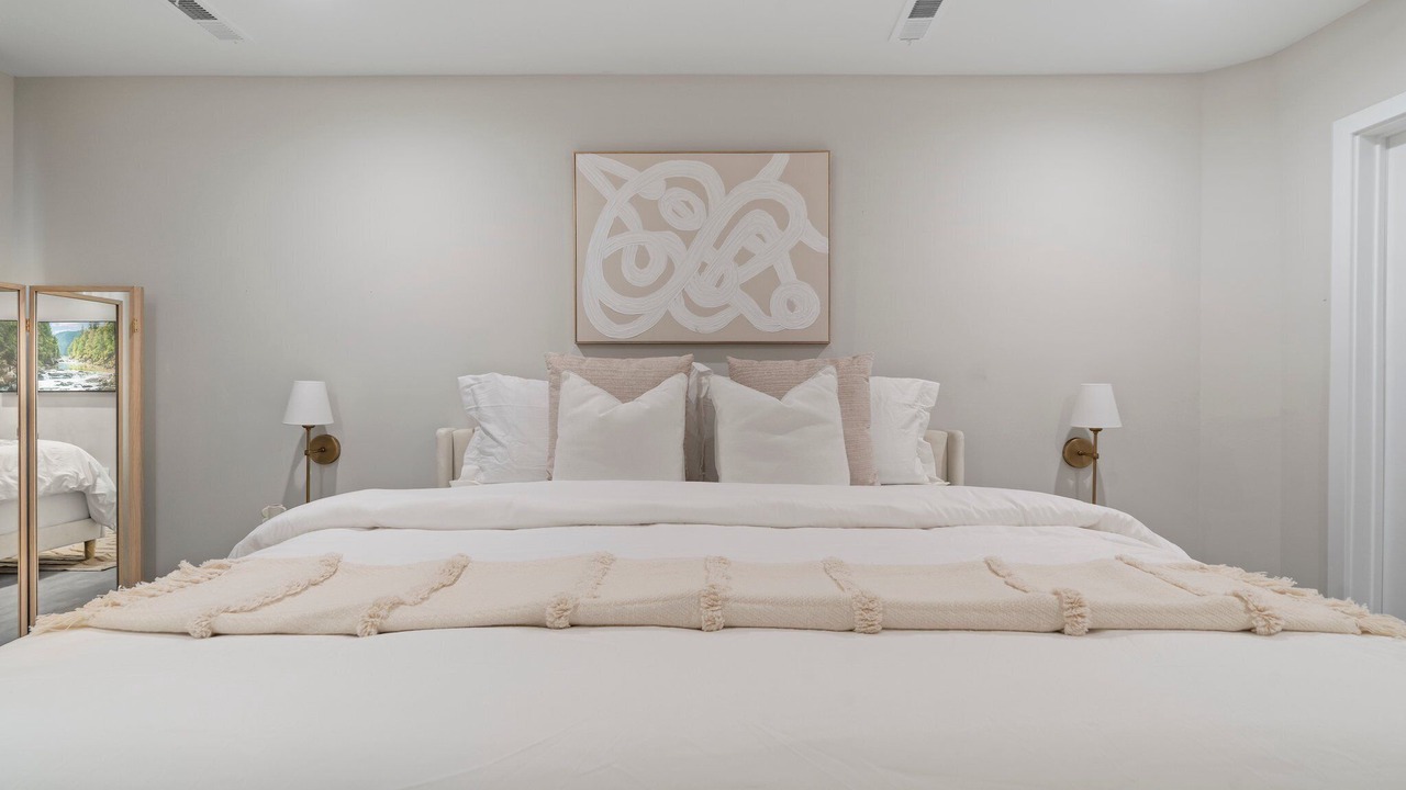 Photo of Bedroom in Poplar
