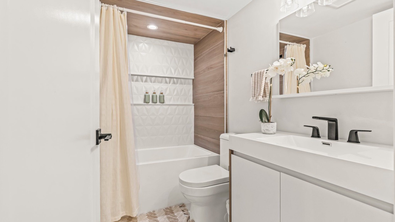 Photo of Bathroom in Poplar