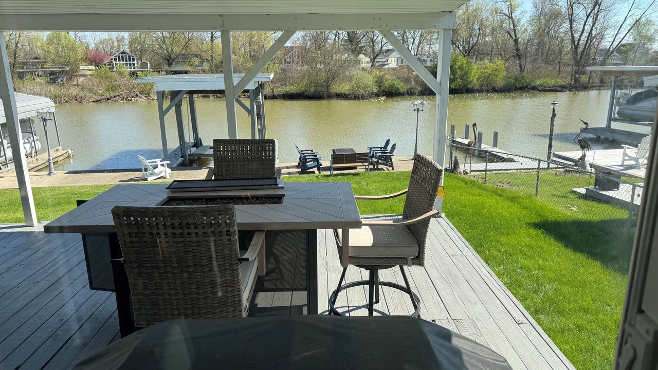 Photo of Outdoor in Lakeview