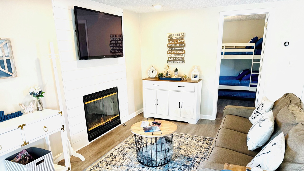 Photo of Livingroom in Lakeview