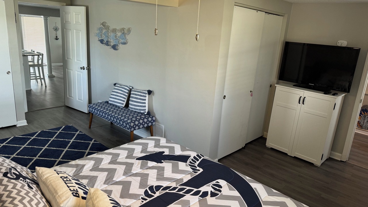 Photo of Bedroom in Lakeview