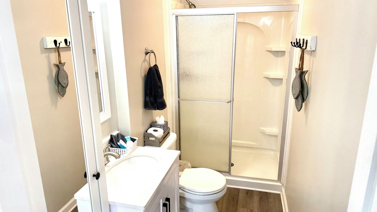 Photo of Bathroom in Lakeview