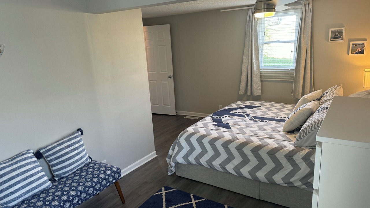 Photo of Bedroom in Lakeview