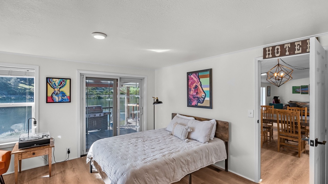 Photo of Bedroom in Cascade
