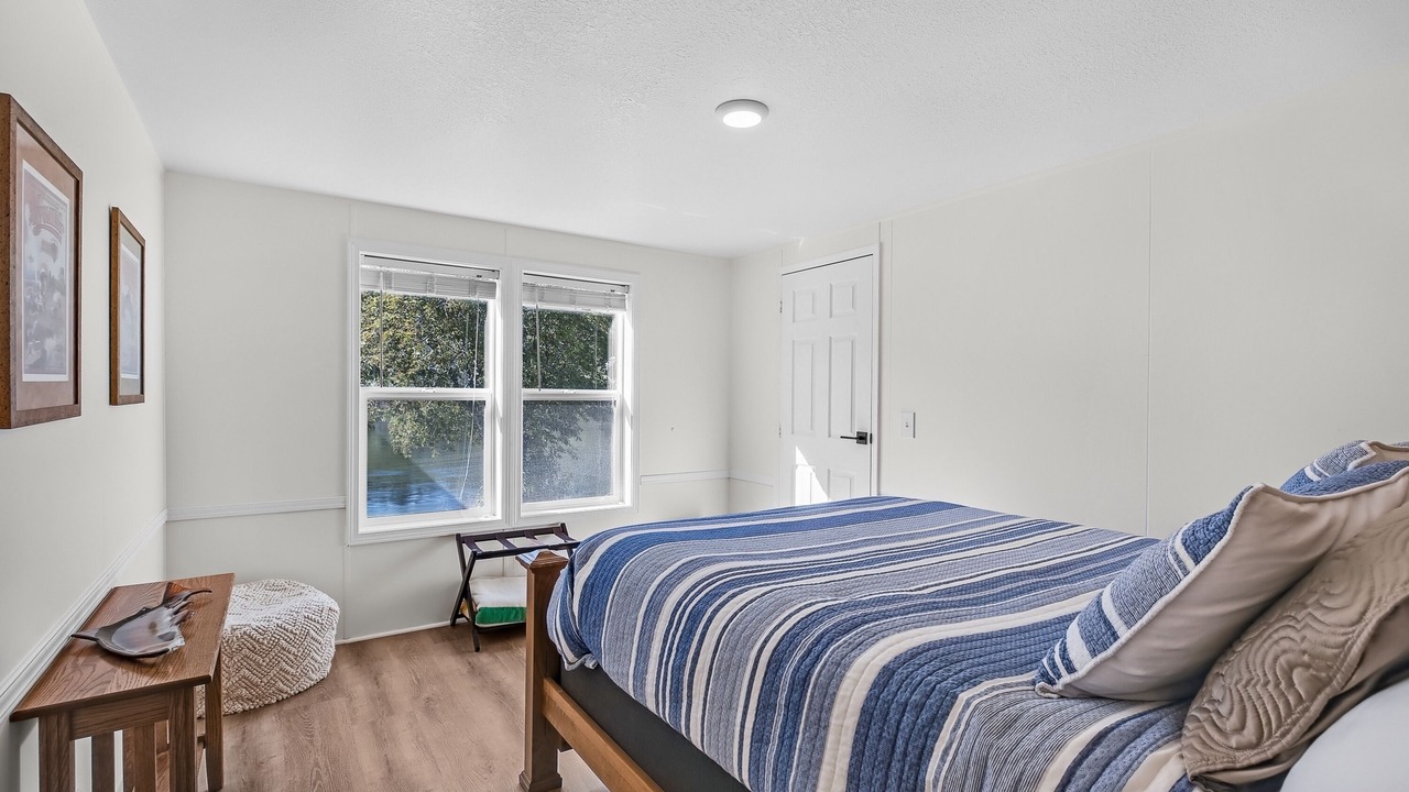 Photo of Bedroom in Cascade