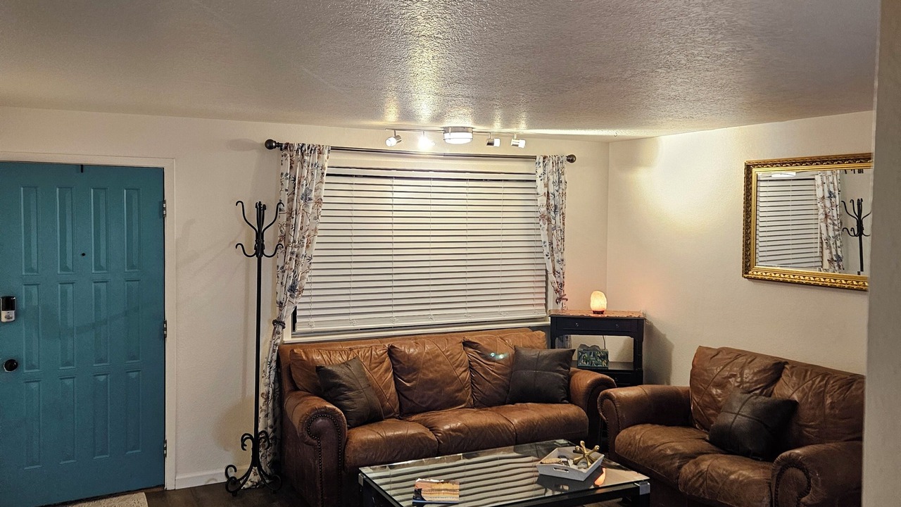 Photo of Livingroom in West Valley