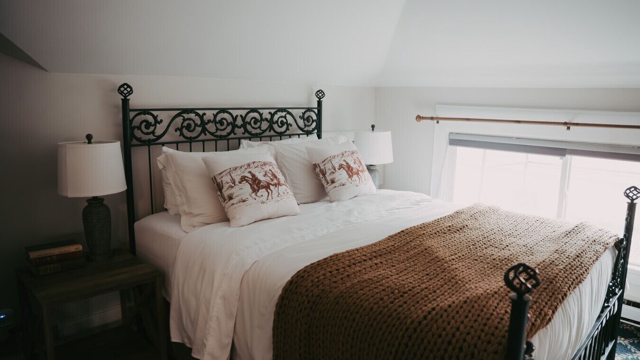 Photo of Bedroom in University District