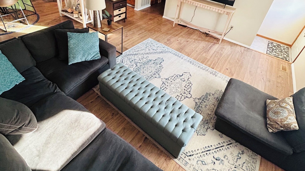Photo of Livingroom in Plum