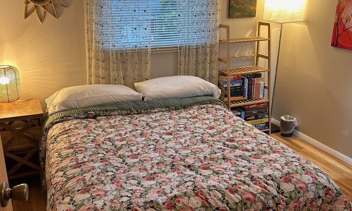 Photo of Bedroom in Plum