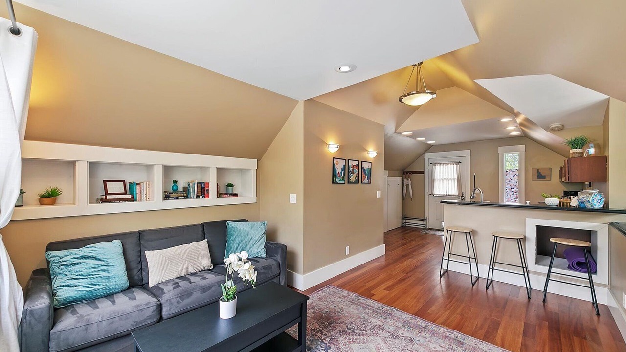 Photo of Livingroom in North End