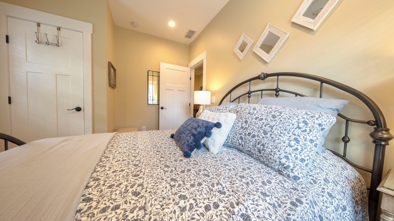 Photo of Bedroom in Loudonville