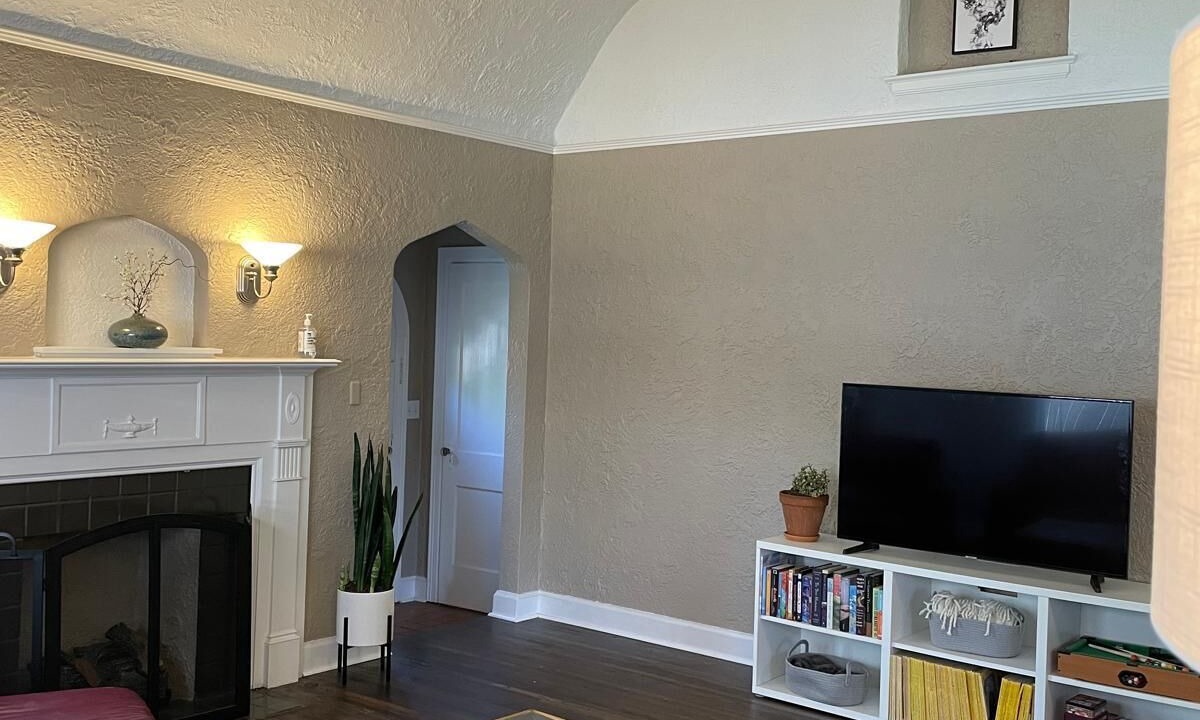 Photo of Livingroom in Maple Ridge