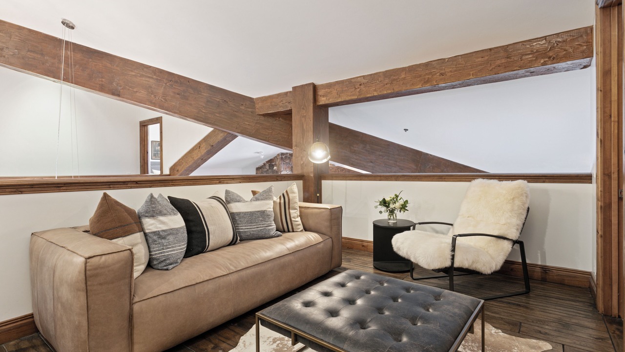 Photo of Livingroom in Empire Pass