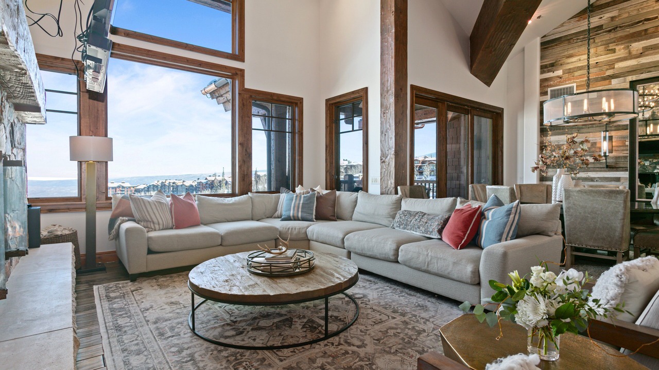 Photo of Livingroom in Empire Pass