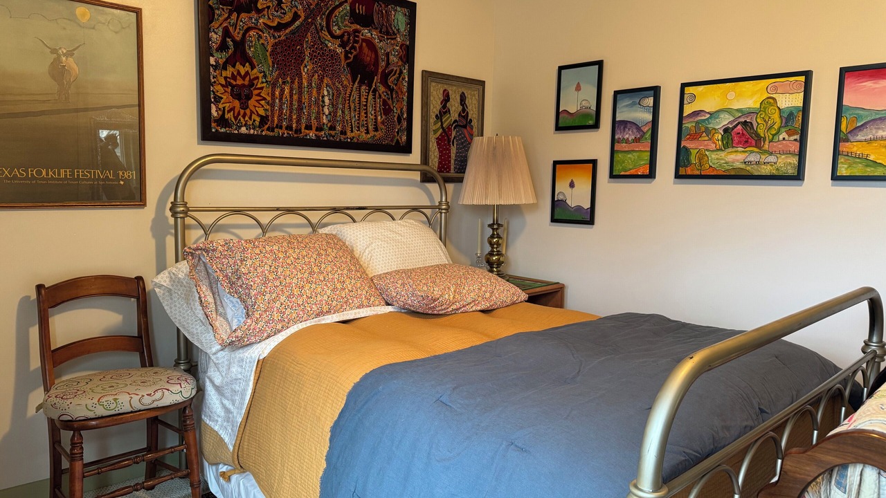 Photo of Bedroom in University District
