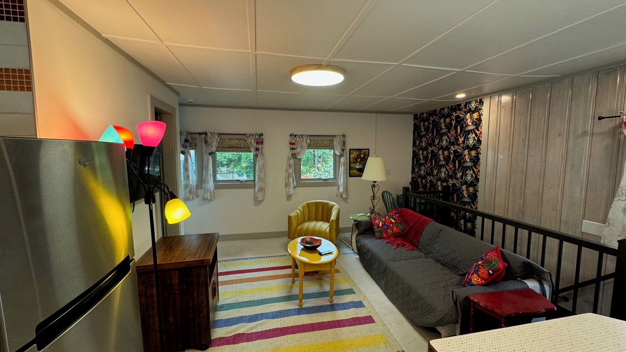 Photo of Livingroom in University District