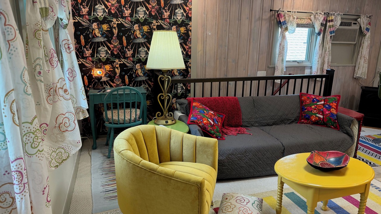 Photo of Livingroom in University District