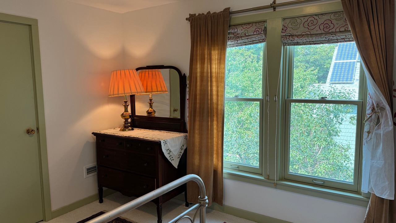 Photo of Bedroom in University District