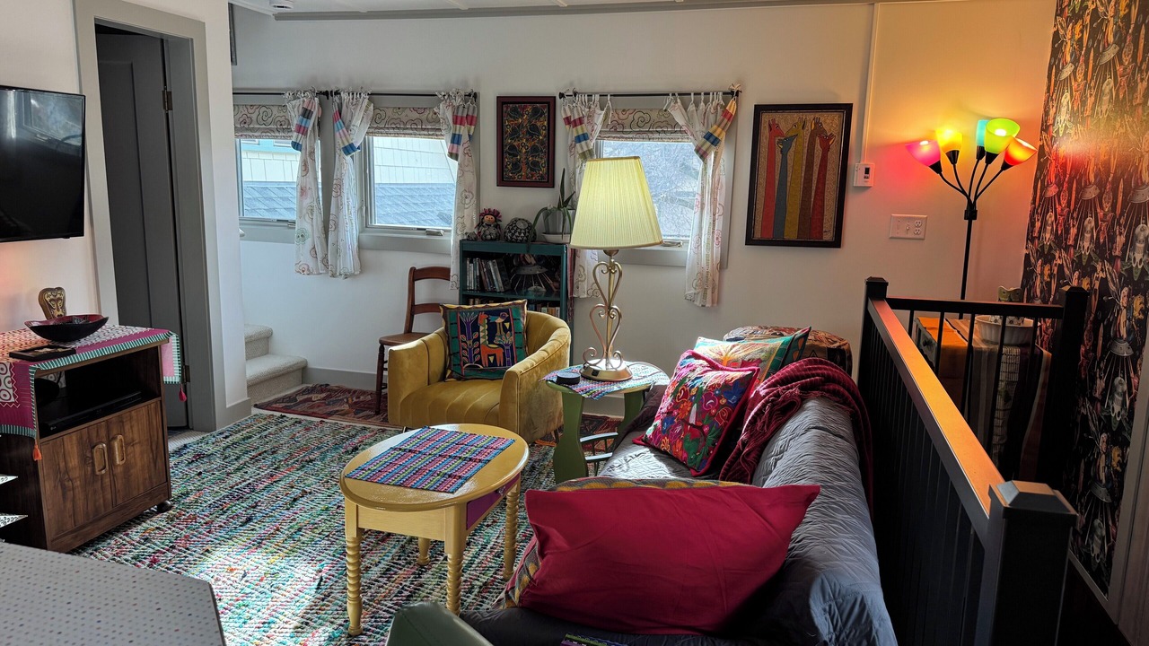 Photo of Livingroom in University District