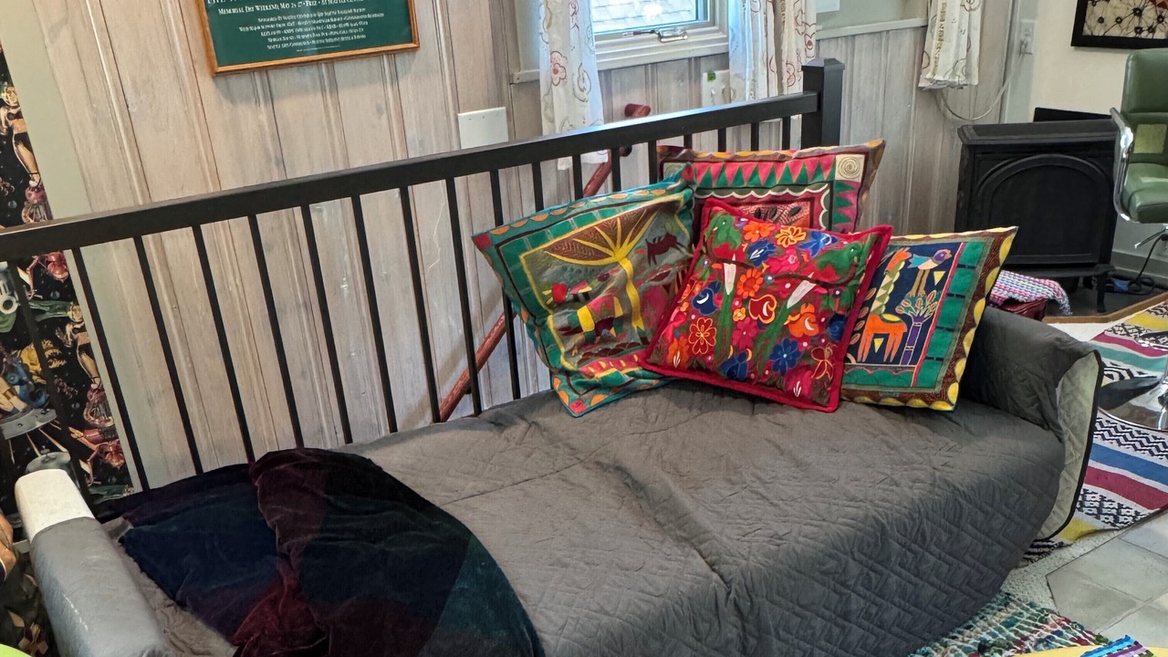 Photo of Livingroom in University District
