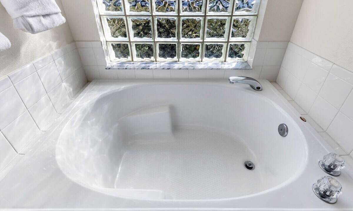 Photo of Bathroom in Bridgewater Crossing