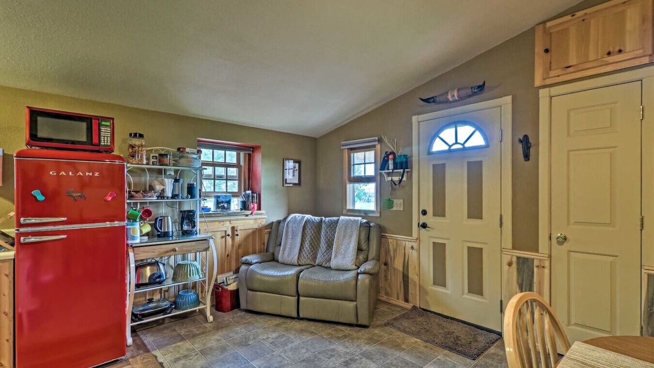 Photo of Livingroom in Babb