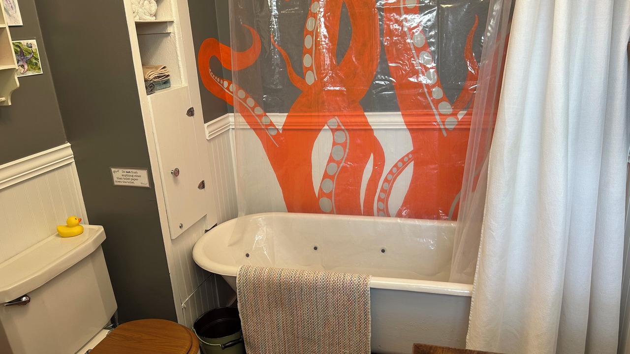 Photo of Bathroom in Twin Bridges