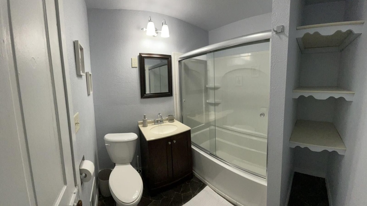 Photo of Bathroom in Lindenwald