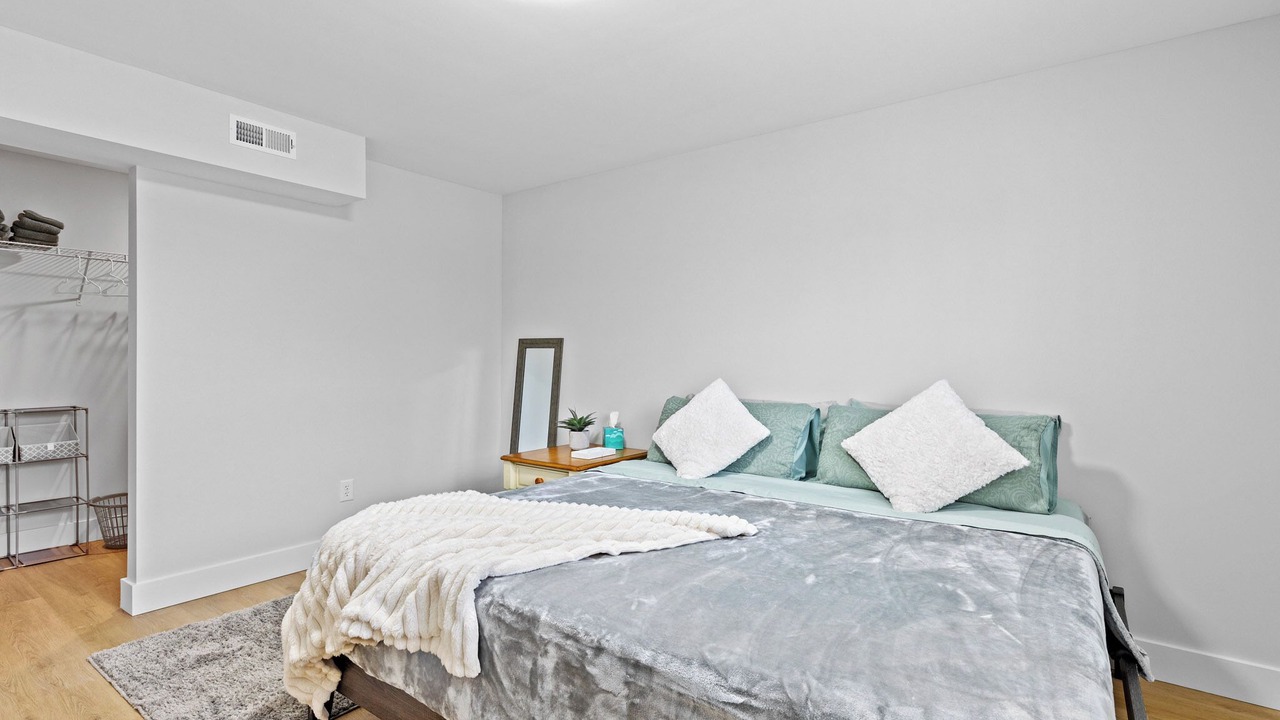 Photo of Bedroom in Lawrence