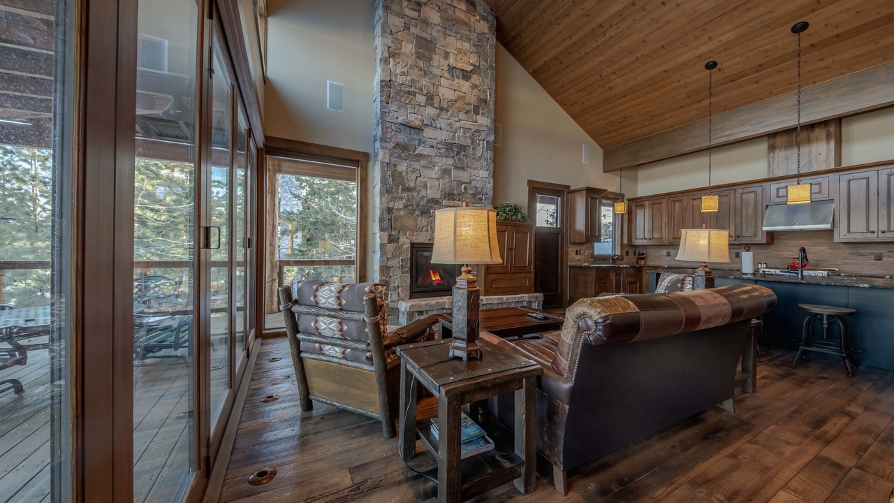 Photo of Livingroom in Eureka