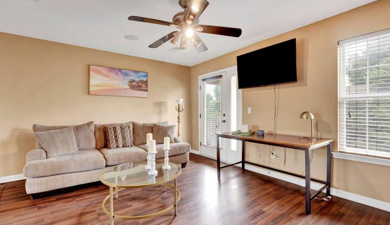 Photo of Livingroom in Pinch District