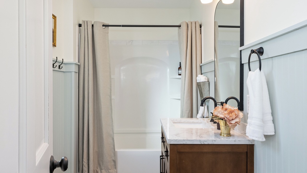 Photo of Bathroom in Historic Livingston