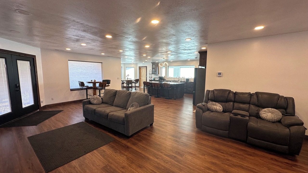 Photo of Livingroom in Torrey